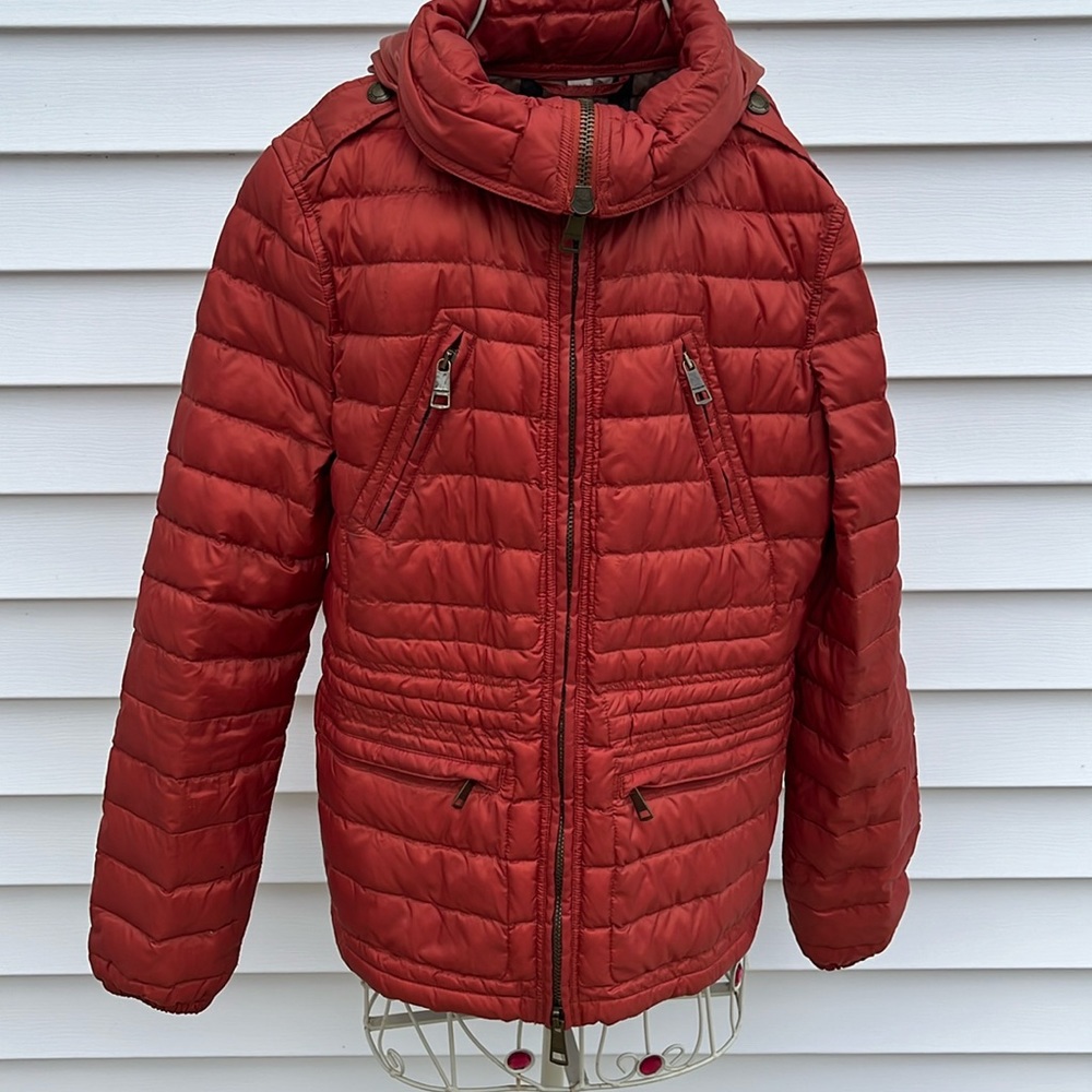 Burberry Britt goose down Jacket A Beautiful  color, in excellent condition